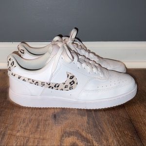 Nike Womens Leopard Sneakers
